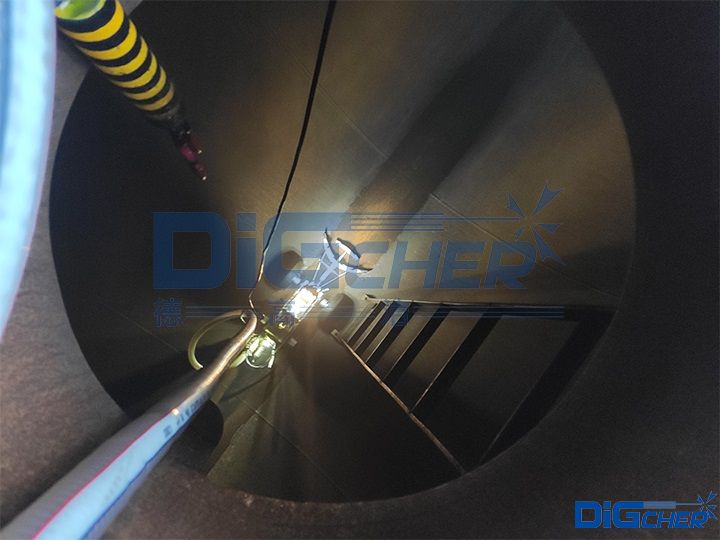 鐵路罐車刮水機(jī)器人