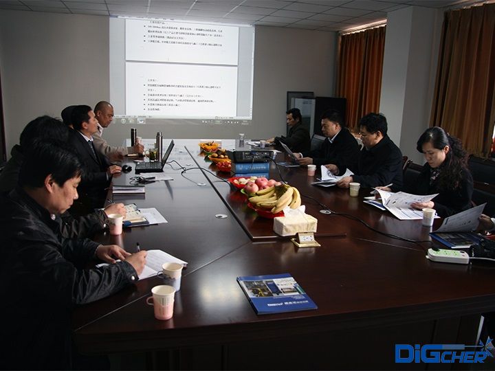 當(dāng)?shù)卣I(lǐng)導(dǎo)前來(lái)工廠考察