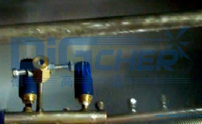 高壓水自動(dòng)化鍍鋅機(jī)組光整機(jī)軋輥在線清洗裝置